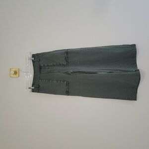 YFB Wide Legged Cropped Pants Women Medium Dark Green Denim Mineral Wash Pockets